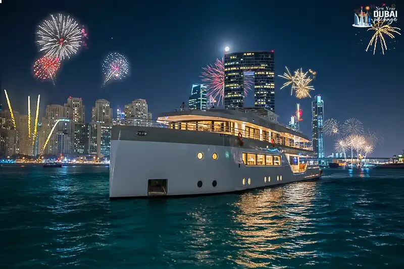 NYE luxury dinner cruise in dubai