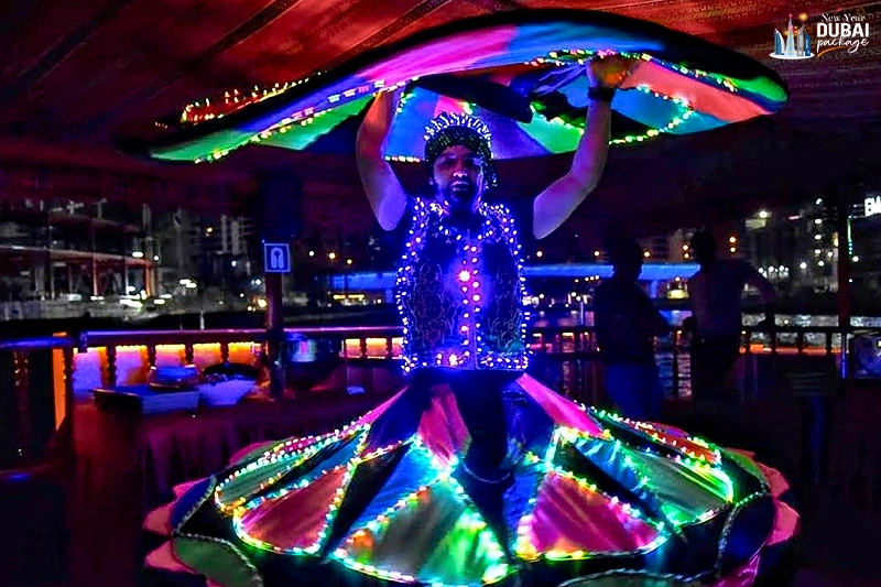 artist performing on dhow cruise marina